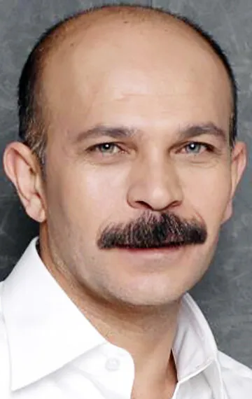 Фотография актёра Эмин Гюрсой