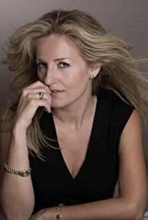 Фотография актёра Сюзанна Дж. Эстебан