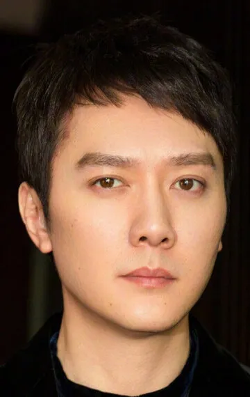 Фотография актёра Фэн Шаофэн