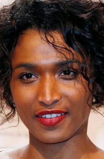 Фотография актёра Сара Мартинш