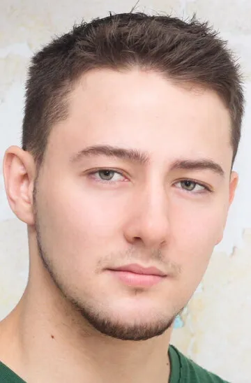 Фотография актёра Коннор Холден