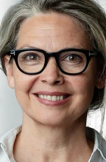 Фотография актёра Люси Ньюман-Уильямс