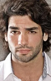 Фотография актёра Шюкрю Озйылдыз