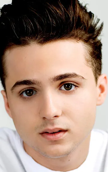 Фотография актёра Дилан Шмид