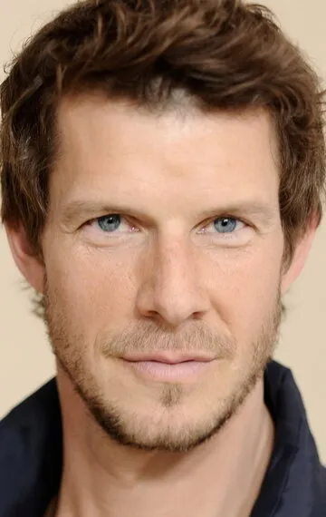 Фотография актёра Эрик Мэбиас