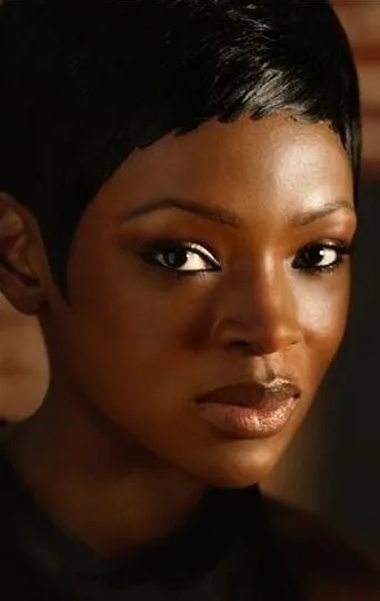 Фотография актёра Кэролайн Чикези