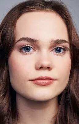 Фотография актёра Уна Лоуренс