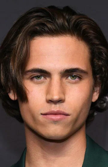 Фотография актёра Тэннер Бьюкэнэн