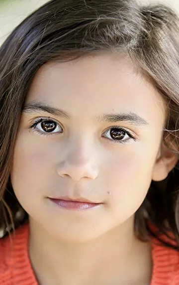 Фотография актёра Скарлетт Эстевес