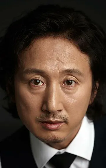 Фотография актёра Ким Ён-ун