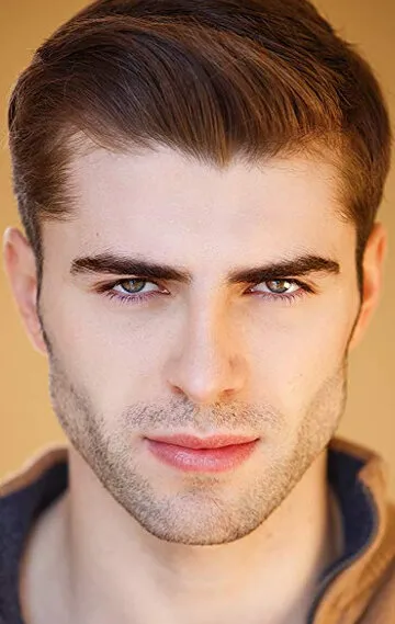 Фотография актёра Майлс Клохесси