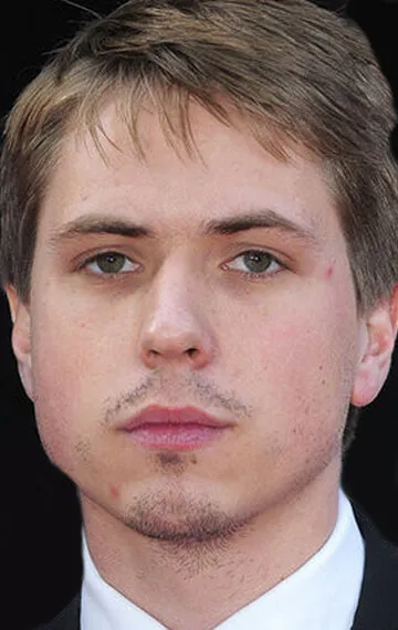 Фотография актёра Джо Томас