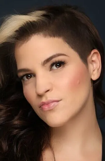 Фотография актёра Паола Лазаро