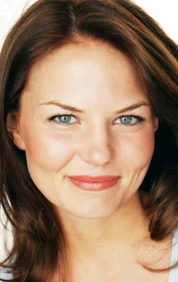 Фотография актёра Дженнифер Моррисон