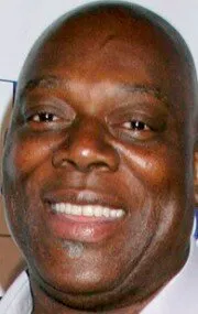 Фотография актёра Том Бэрри