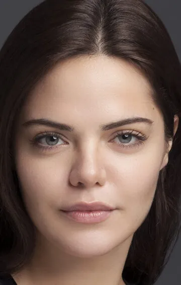 Фотография актёра Хилал Алтынбилек