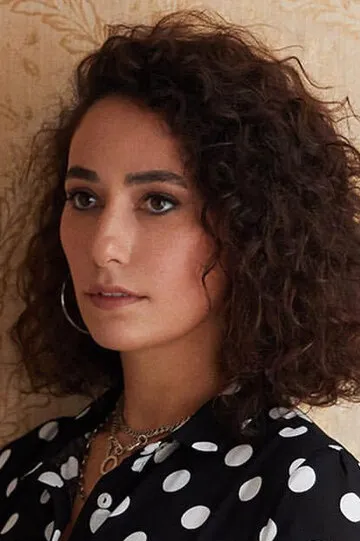 Фотография актёра Эсра Русан