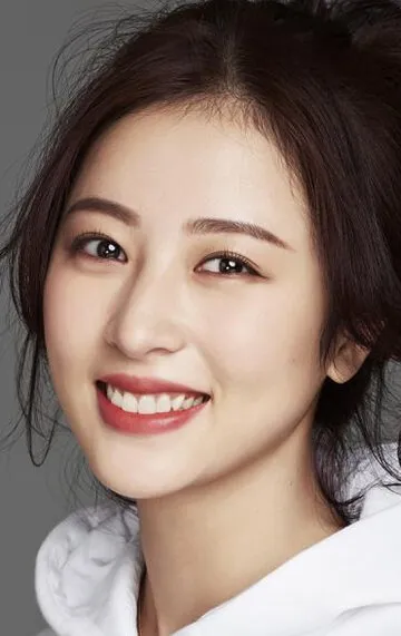 Фотография актёра Чжоу Юйтун