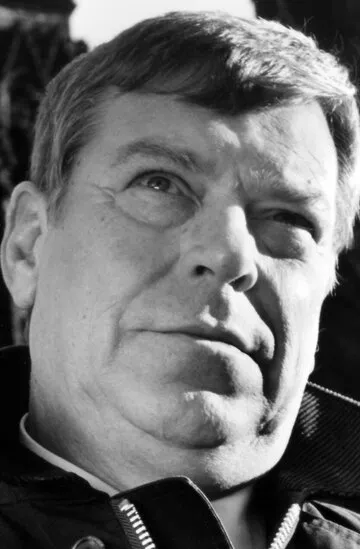 Фотография актёра Уоррен Кларк