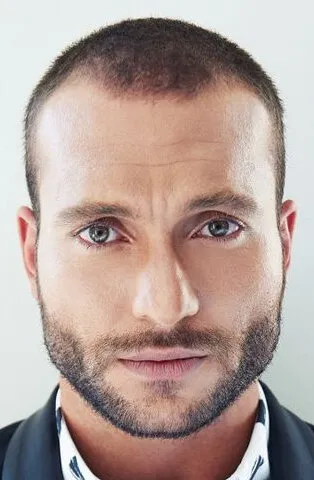 Фотография актёра Гёркем Севиндик