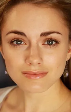 Фотография актёра Али Фолкнер