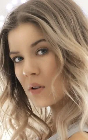 Фотография актёра Меган Ринк