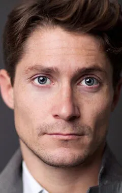 Фотография актёра Мэттью Маккоулл