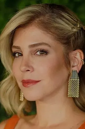 Фотография актёра Гёкче Эюбоглу