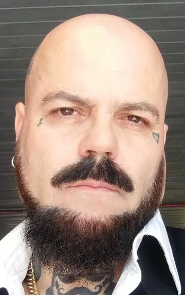 Фотография актёра Саймон Эллис