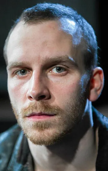 Фотография актёра Юлиян Свежевски