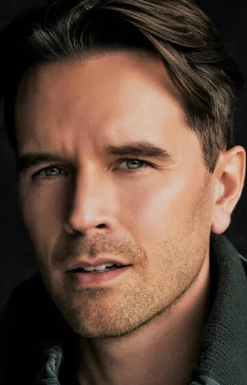 Фотография актёра Грэм Уордл