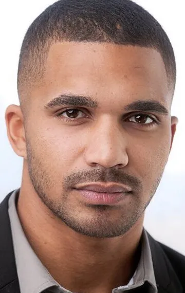 Фотография актёра Тайлер Лепли