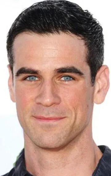 Фотография актёра Эдди Кэхилл