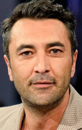 Фотография актёра Мехмет Куртулуш