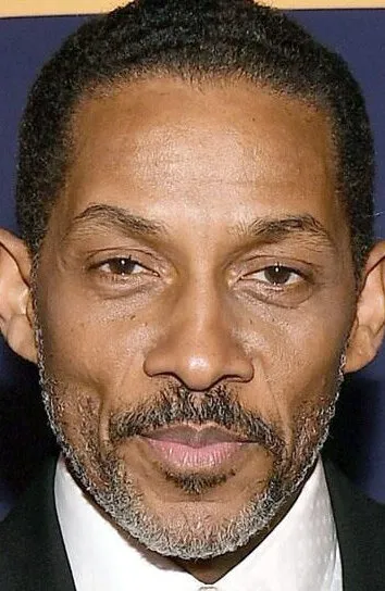 Фотография актёра Камерон Арнетт