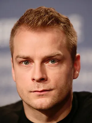 Фотография актёра Хиннерк Шёнеман