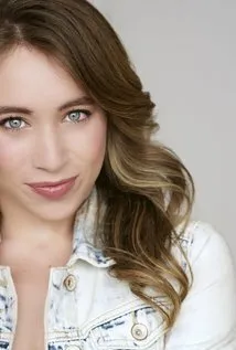 Фотография актёра Аликс Шварц