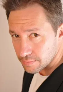 Фотография актёра Тони Ли Грац