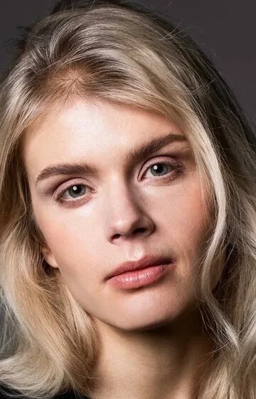 Фотография актёра Алина Томникова