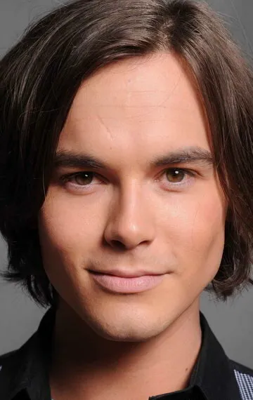 Фотография актёра Тайлер Блэкберн