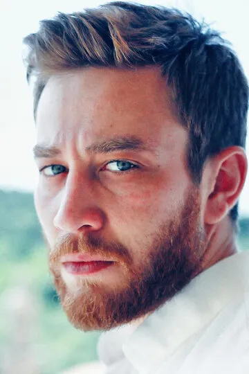 Фотография актёра Семих Эртюрк