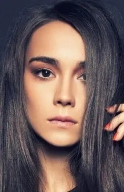 Фотография актёра Тюркю Туран