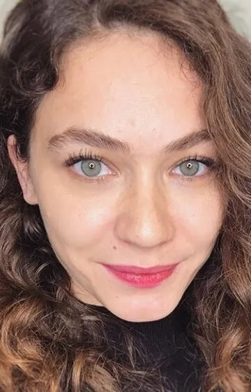 Фотография актёра Чагла Озавджи