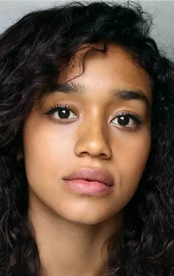 Фотография актёра Саванна Штейн