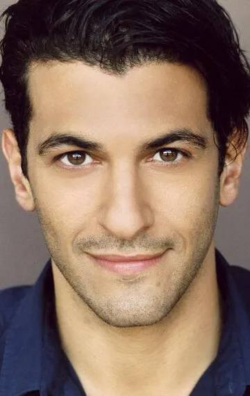 Фотография актёра Саймон Кассианидес