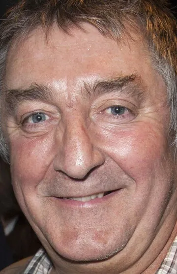 Фотография актёра Ифан Хью Дэфидд