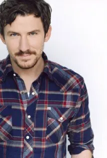 Фотография актёра Люк Барнетт