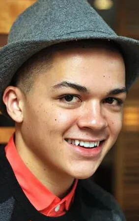 Фотография актёра Рис Ной