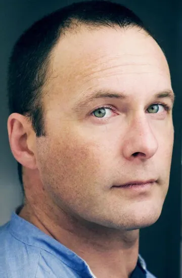 Фотография актёра Эндрю Робертт