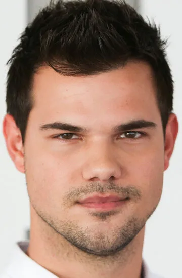 Фотография актёра Тейлор Лотнер